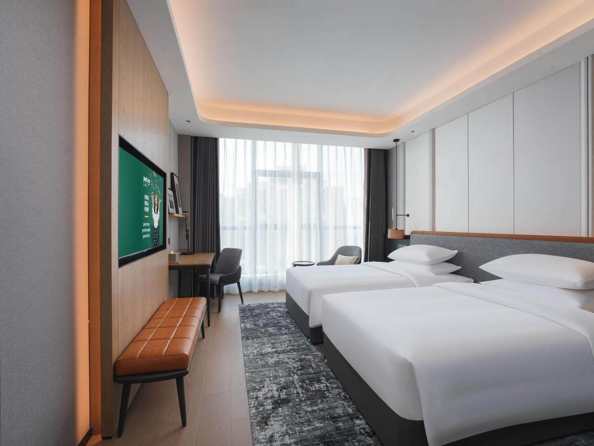 Park Inn By Radisson Nanchong Yilong Star City Plaza Exterior foto